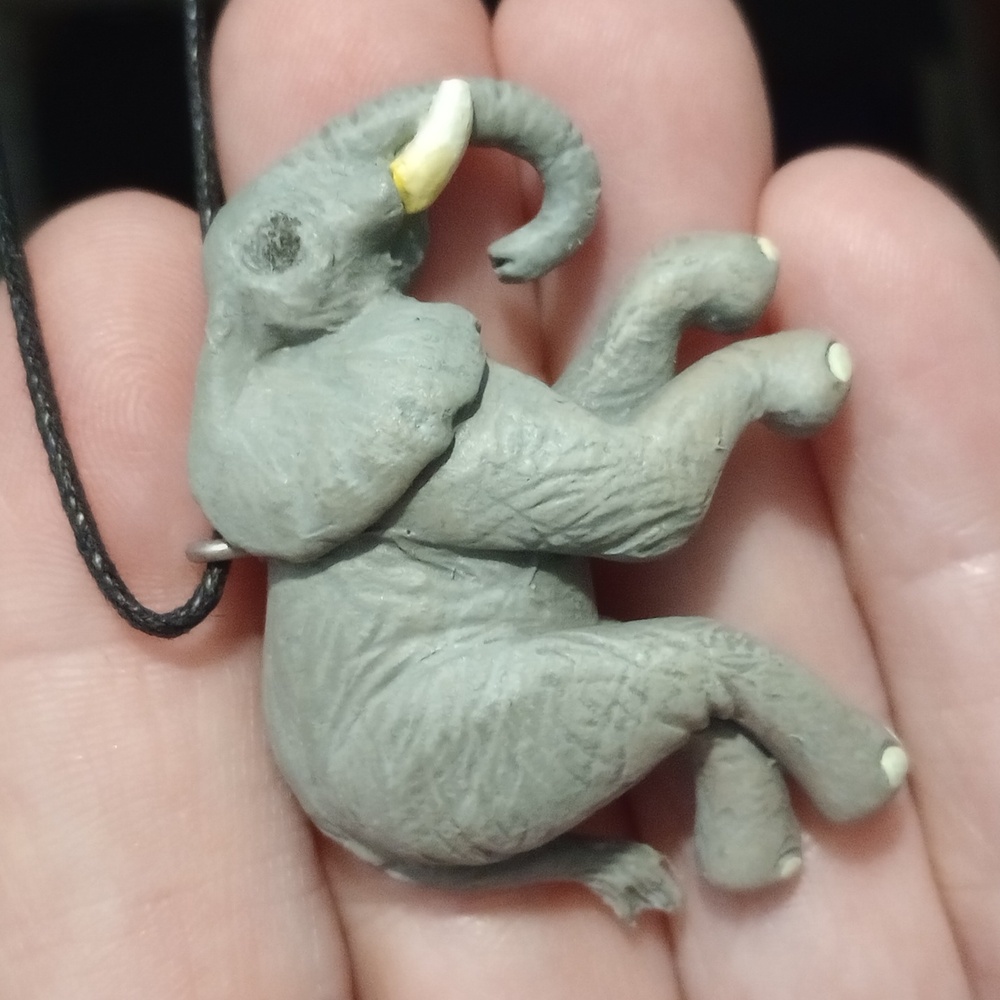 Elephant Pendant - Picture 1 of 3